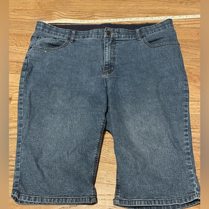 Womens west port Bermuda shorts‎ size 16